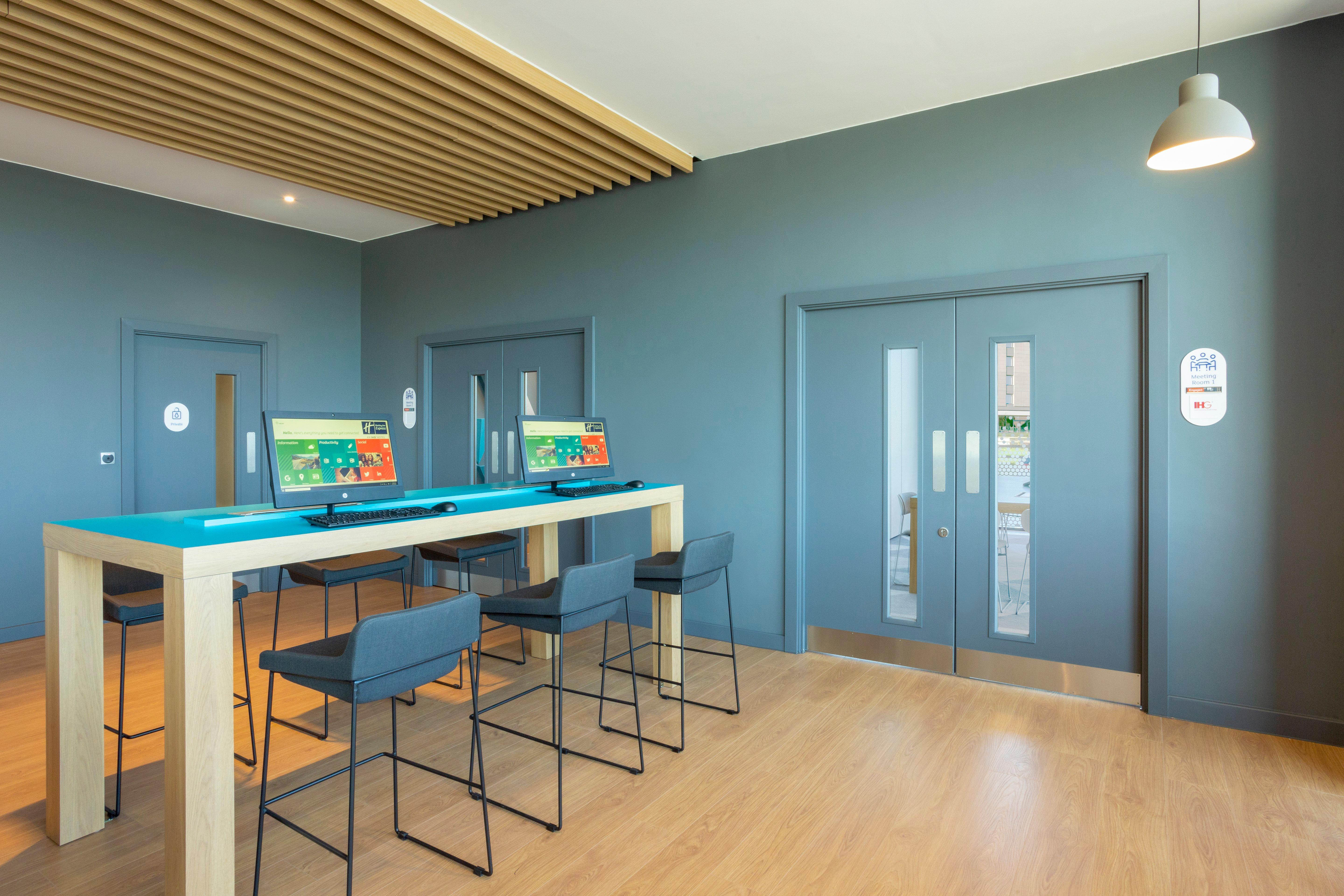 Holiday Inn Express Bridgwater M5, Jct24 By Ihg Eksteriør bilde